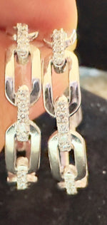 Load image into Gallery viewer, Bali In 92.5 Silver With Lab Grown Diamonds
