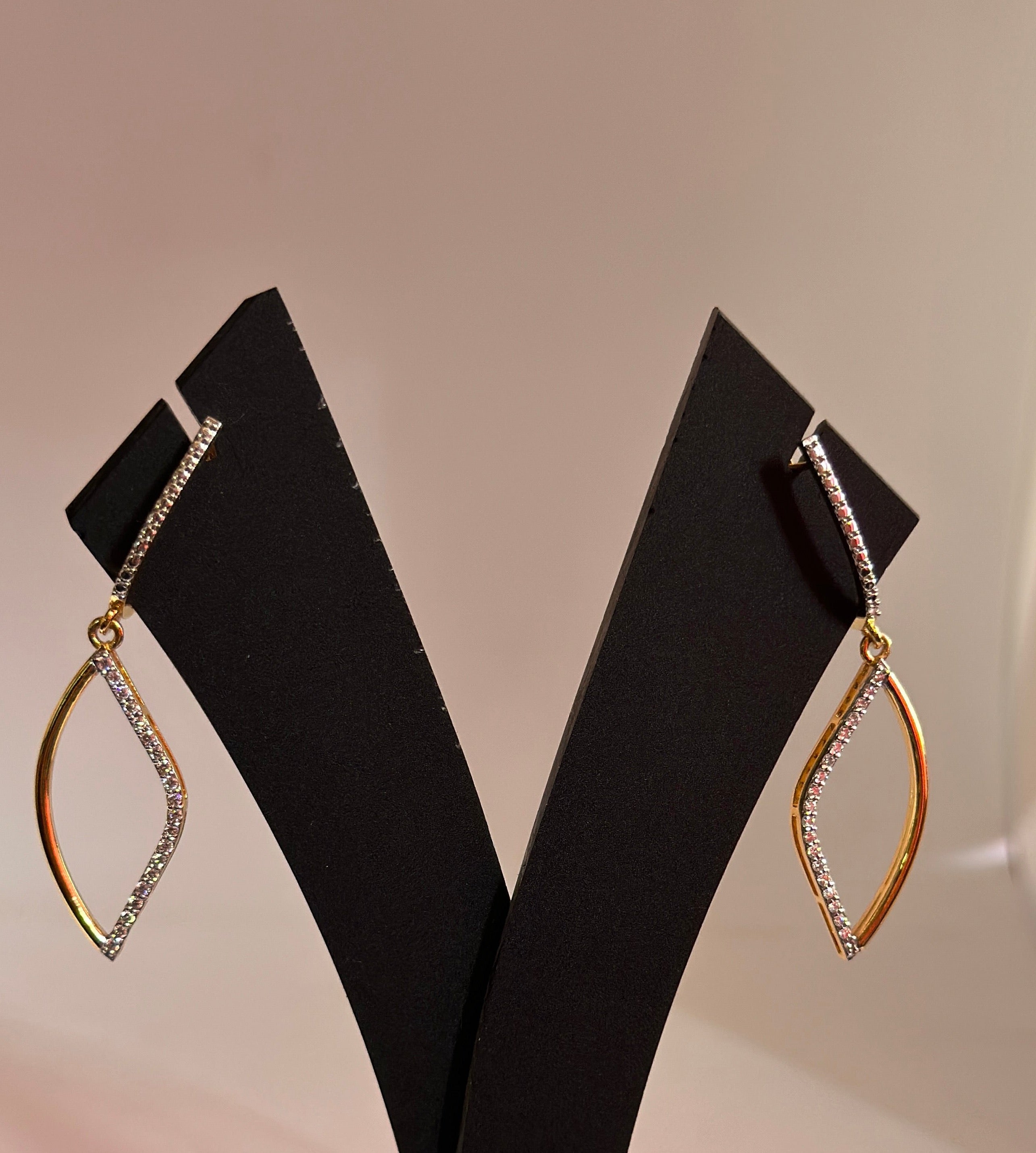 Lab Grown Diamonds Silver  Earrings In Gold Finish