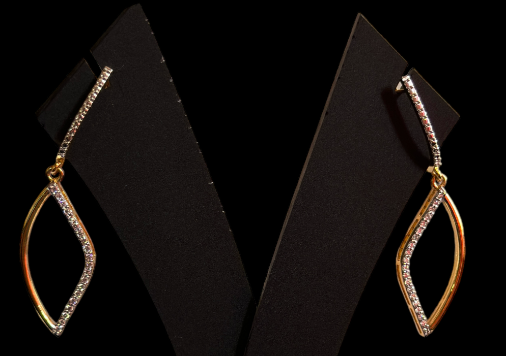 Lab Grown Diamonds Silver  Earrings In Gold Finish